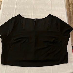 Shein fit + scalloped trim tee.